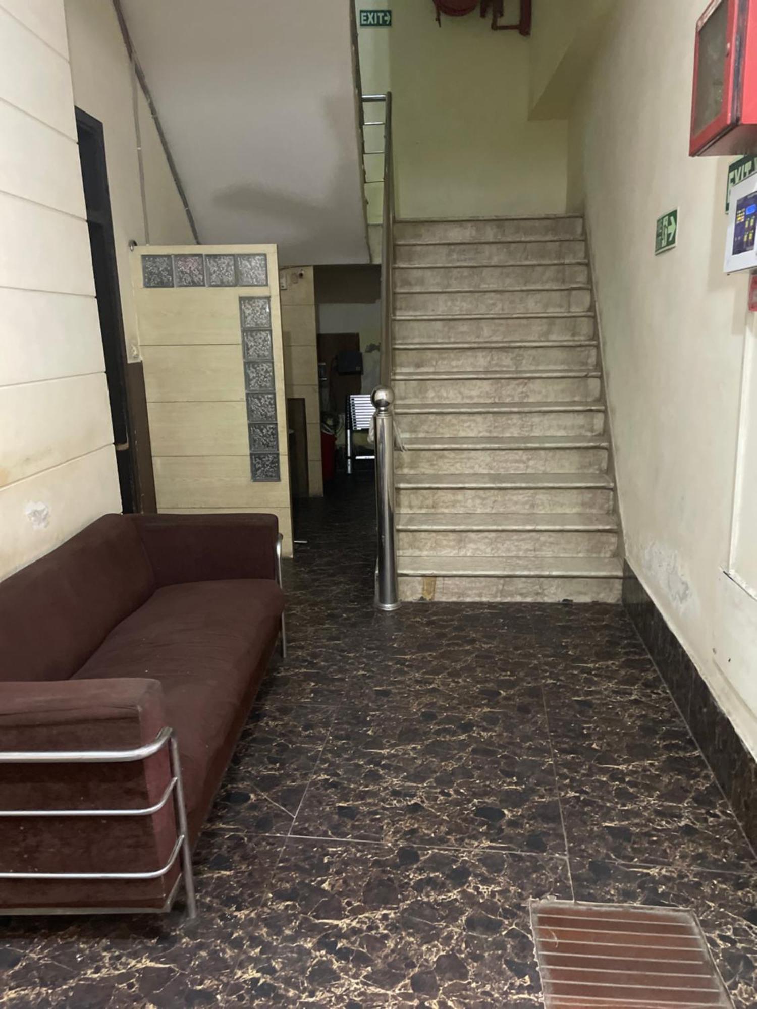 Hotel Golden Gate New Delhi Bagian luar foto