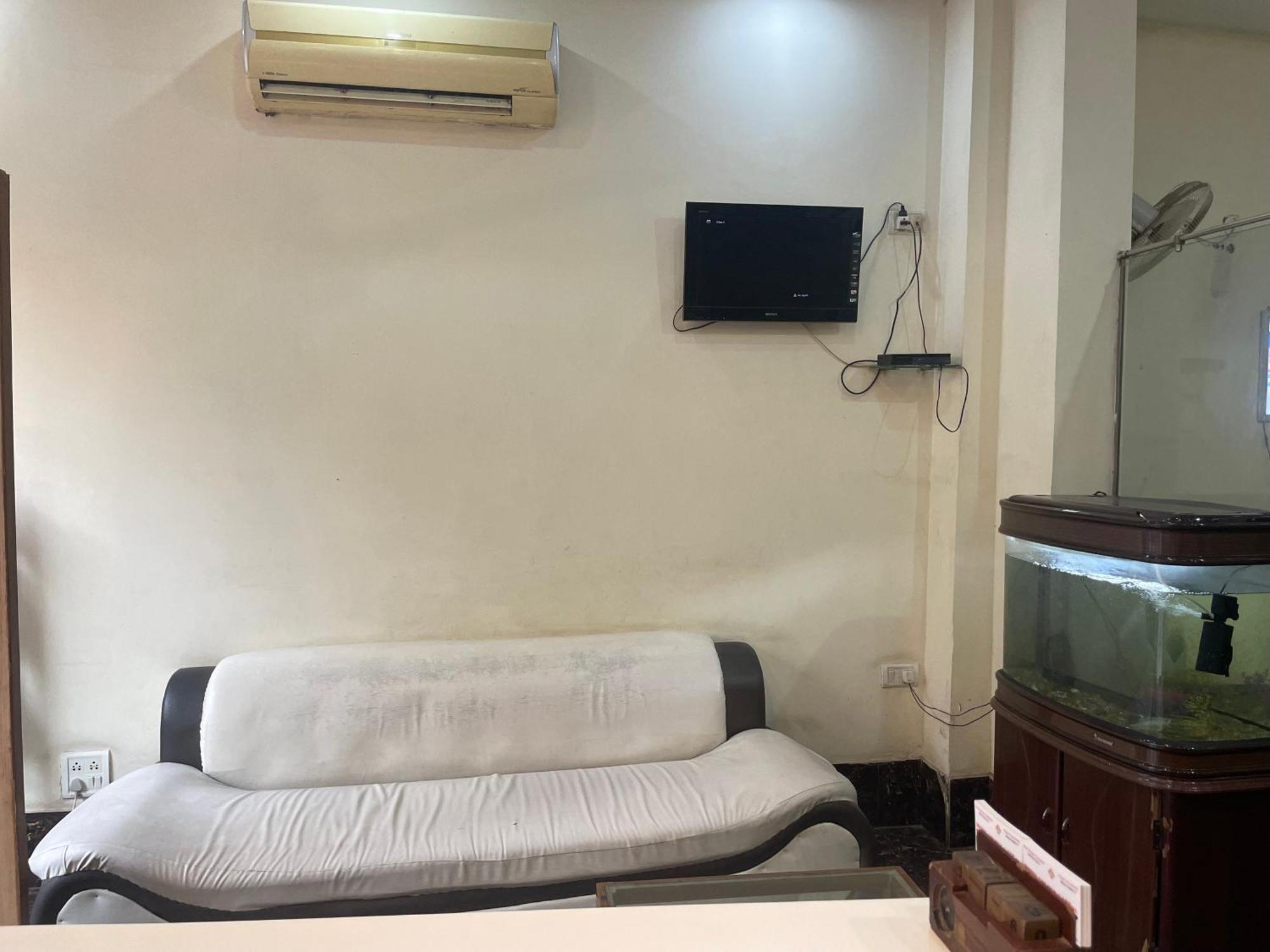 Hotel Golden Gate New Delhi Bagian luar foto