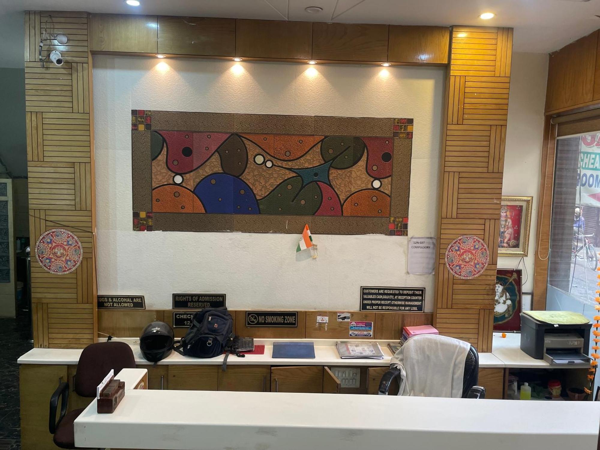 Hotel Golden Gate New Delhi Bagian luar foto