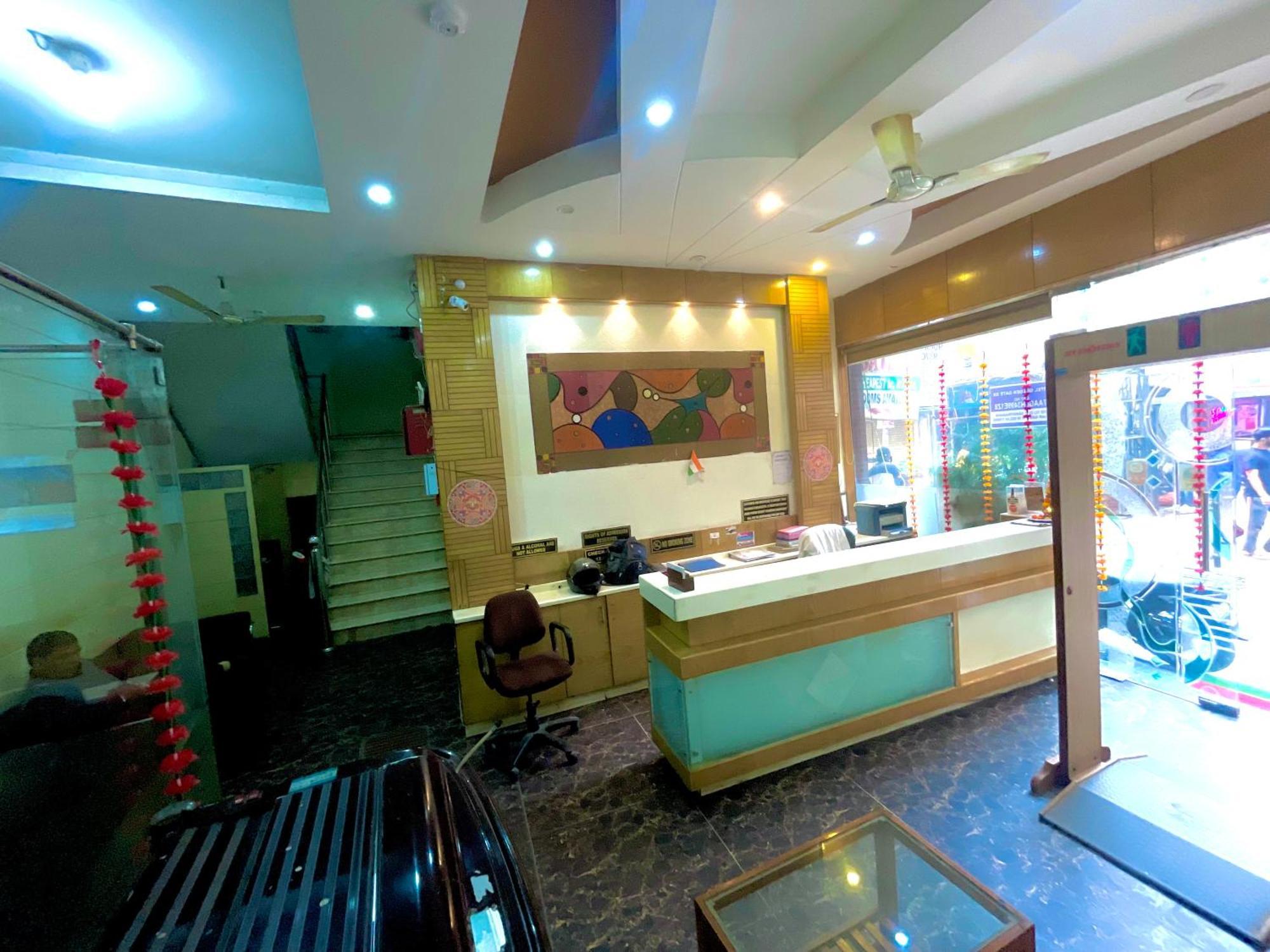Hotel Golden Gate New Delhi Bagian luar foto