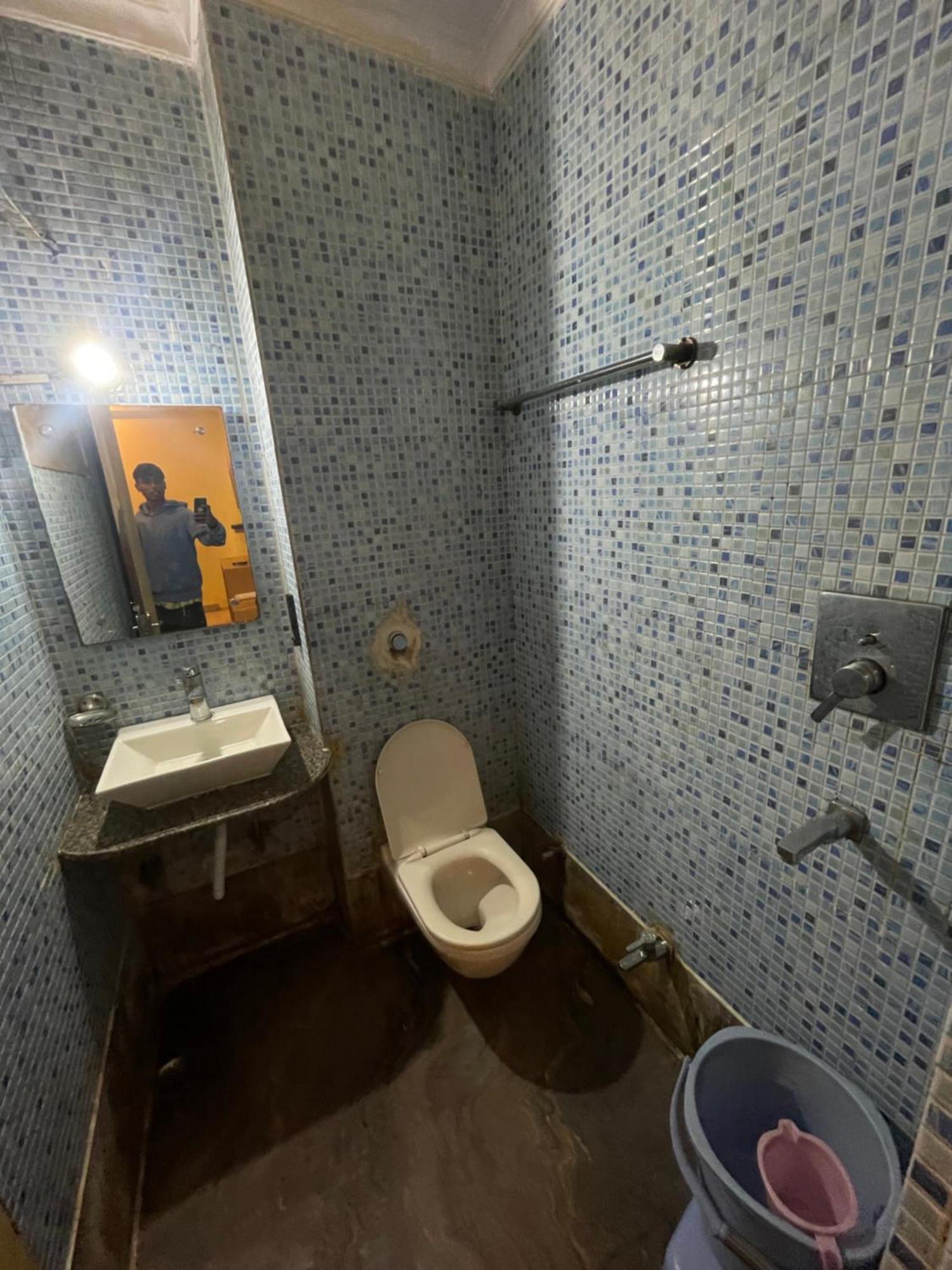 Hotel Golden Gate New Delhi Bagian luar foto