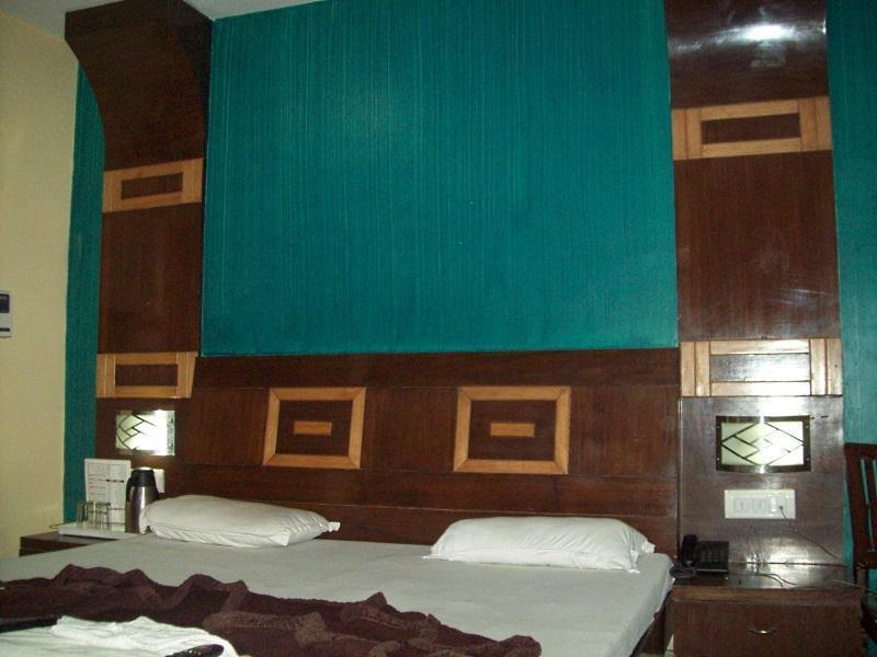 Hotel Golden Gate New Delhi Bagian luar foto