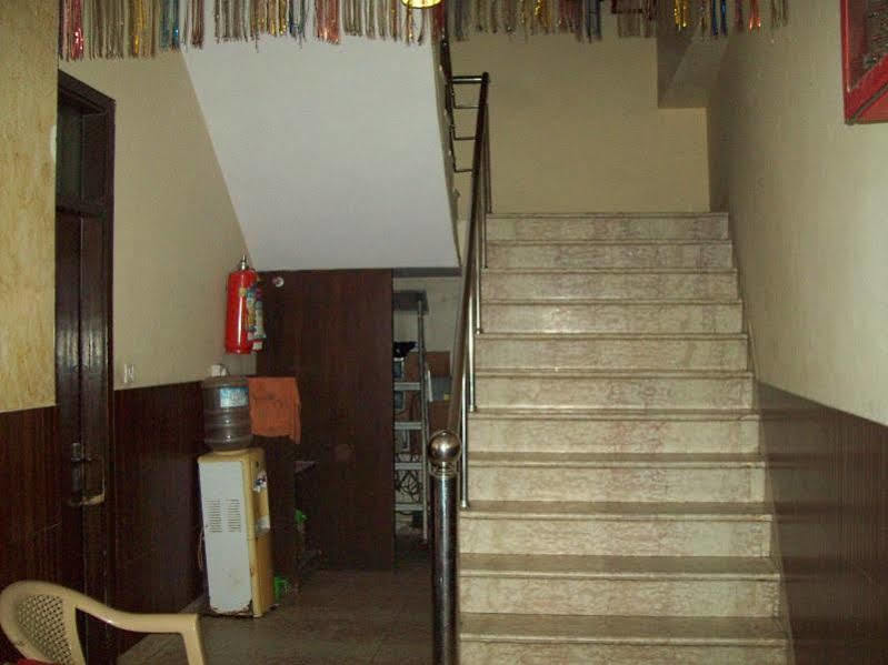 Hotel Golden Gate New Delhi Bagian luar foto